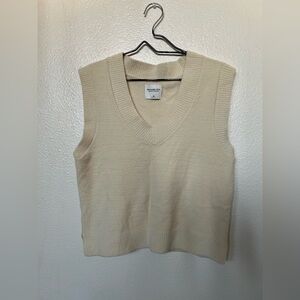 Ambercrombie & Fitch super soft cream vest